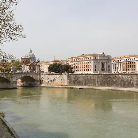 Navona, Old Lägenhet